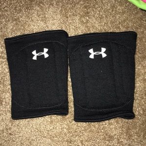 Black under armour knee pads